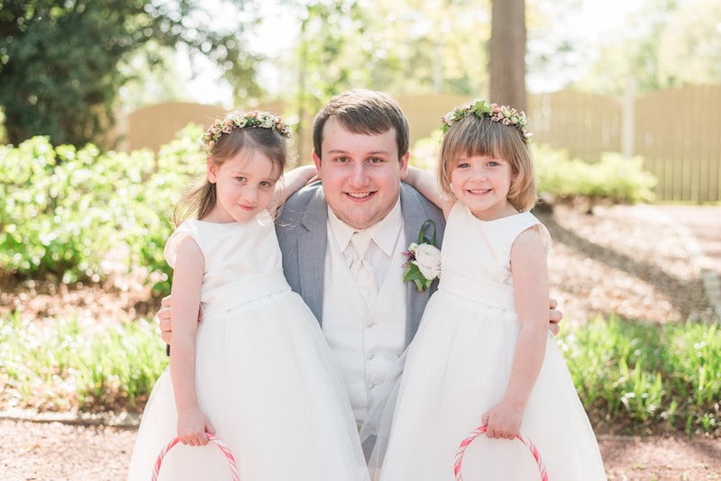 The Oaks Centerville - Groom and Flower Girls